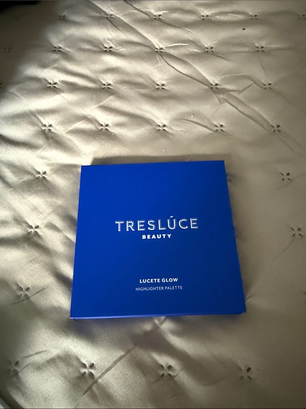 TresLúce Lucete Glow Highlighter Palette - Electric Blue